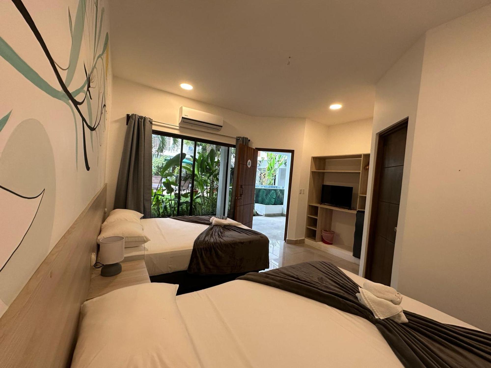 Wide Mouth Frog Quepos Hostel Manuel Antonio Εξωτερικό φωτογραφία