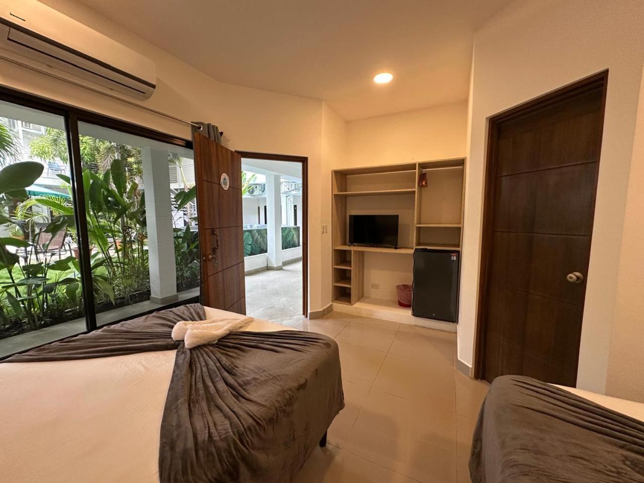 Wide Mouth Frog Quepos Hostel Manuel Antonio Εξωτερικό φωτογραφία