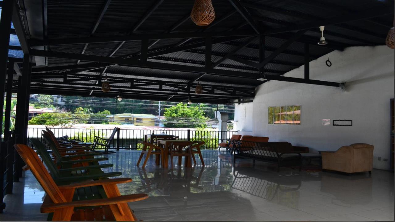 Wide Mouth Frog Quepos Hostel Manuel Antonio Εξωτερικό φωτογραφία
